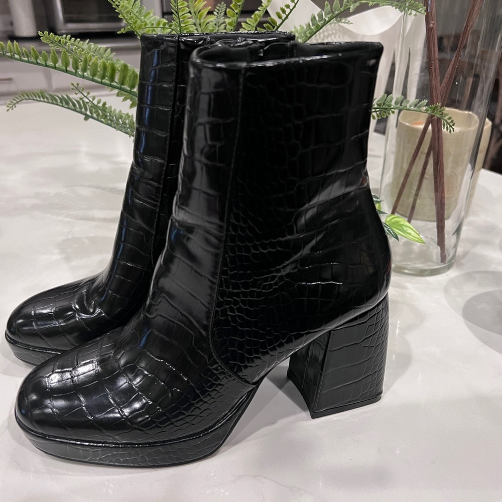 Boots ankle platform black